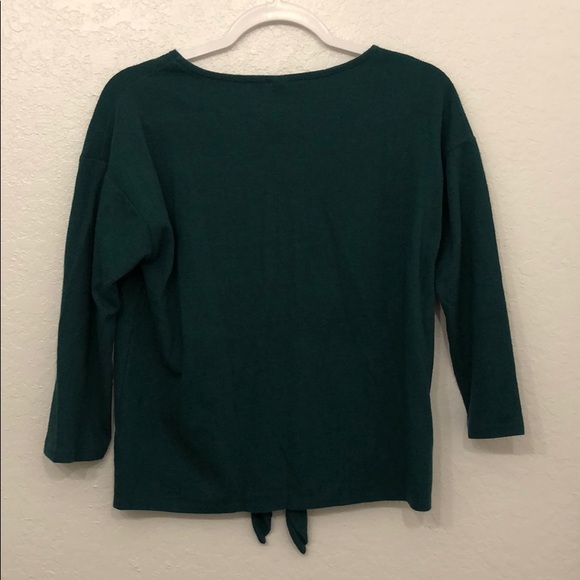 Old Navy V -Neck Textured-Knit Tie-Hem Top - Picture 4 of 6